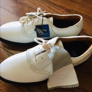 Men’s NWT Callaway golf shoes Size 11N